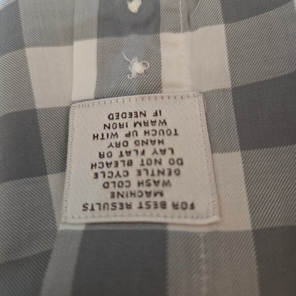 Men's Peter Millar Long Sleeve Dress Shirt, 100% Cotton, Size Large - Picture 3 of 10